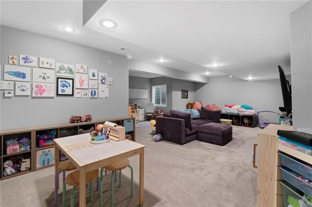 8820 NE 94th Street, Kansas City, MO 64157