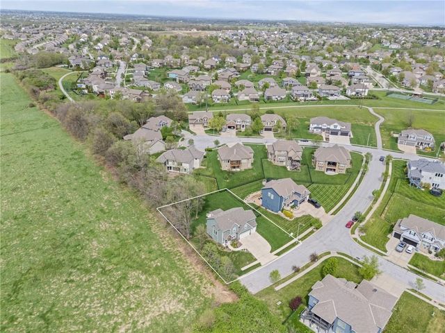 8820 NE 94th Street, Kansas City, MO 64157