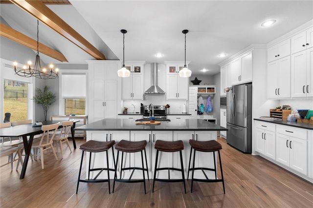 8820 NE 94th Street, Kansas City, MO 64157