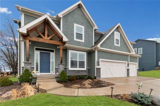 8820 NE 94th Street, Kansas City, MO 64157