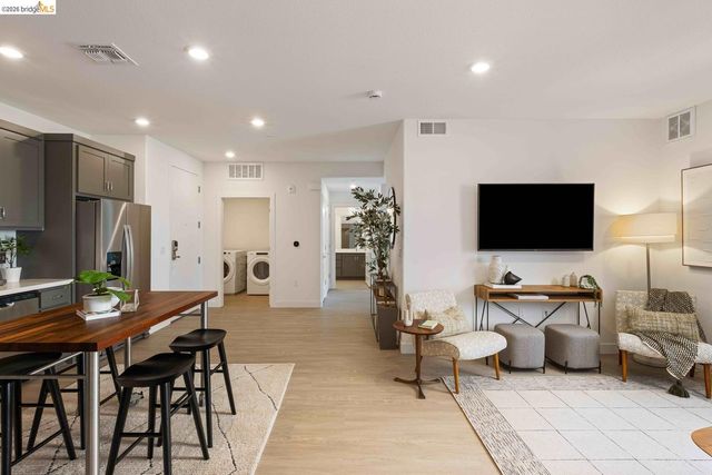 500 Somi CT 308, Hayward, CA 94544