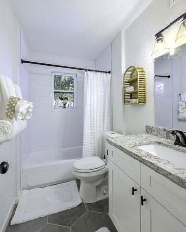 529 Summit Drive, Richardson, TX 75081