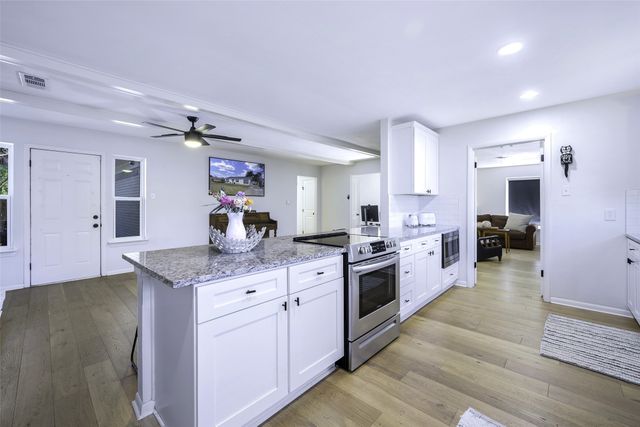 529 Summit Drive, Richardson, TX 75081