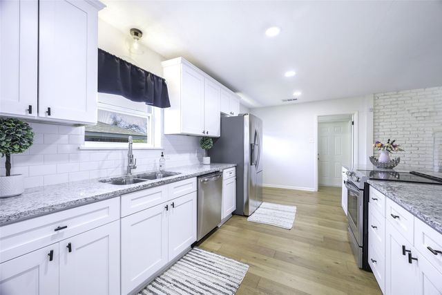 529 Summit Drive, Richardson, TX 75081