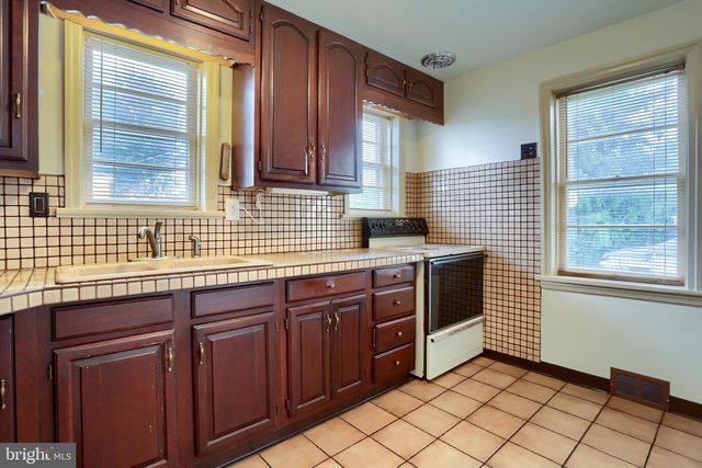 107 VALLEY RD, Enola, PA 17025