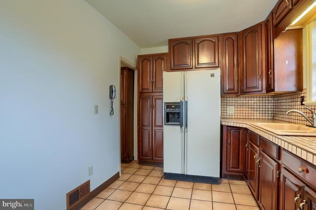 107 VALLEY RD, Enola, PA 17025
