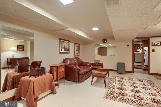 107 VALLEY RD, Enola, PA 17025