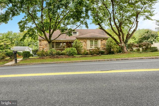 107 VALLEY RD, Enola, PA 17025