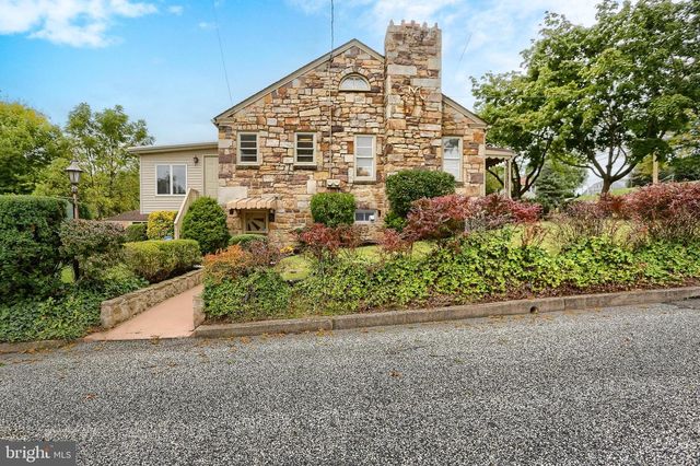 107 VALLEY RD, Enola, PA 17025