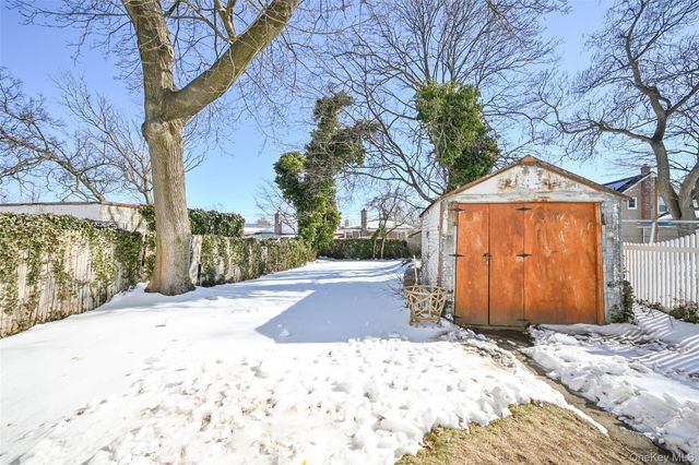 195-12 122nd Avenue, Springfield Gardens, NY 11413