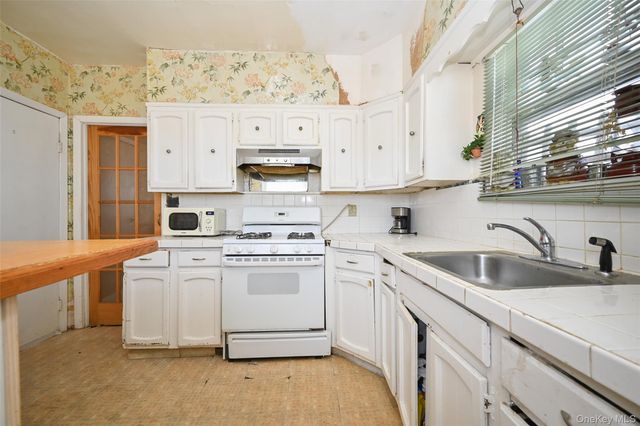 195-12 122nd Avenue, Springfield Gardens, NY 11413