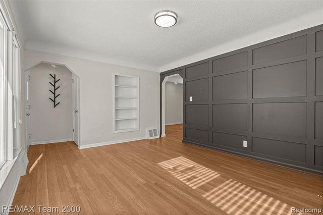 2076 Thomas Avenue, Berkley, MI 48072