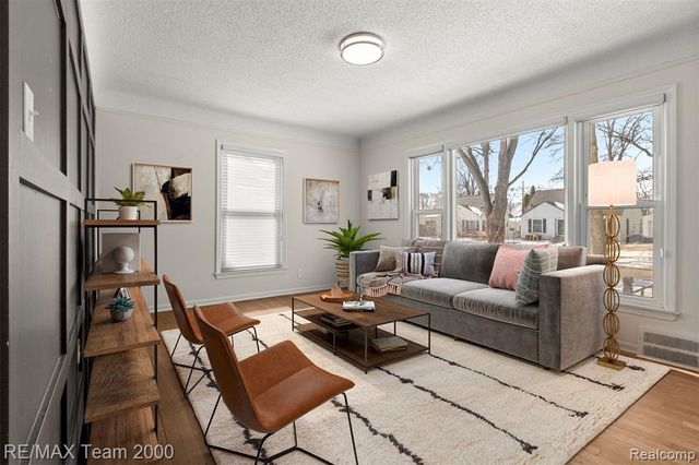 2076 Thomas Avenue, Berkley, MI 48072