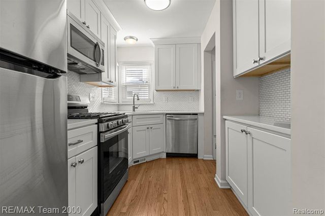 2076 Thomas Avenue, Berkley, MI 48072