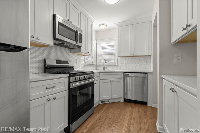 2076 Thomas Avenue, Berkley, MI 48072