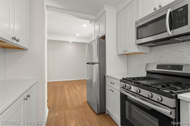 2076 Thomas Avenue, Berkley, MI 48072