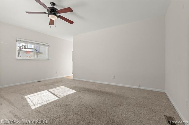 2076 Thomas Avenue, Berkley, MI 48072