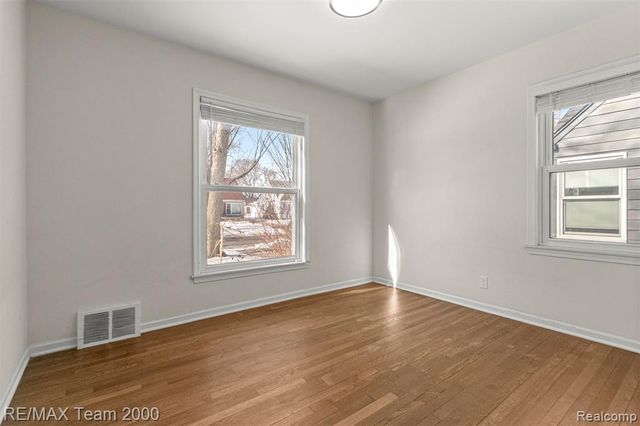 2076 Thomas Avenue, Berkley, MI 48072