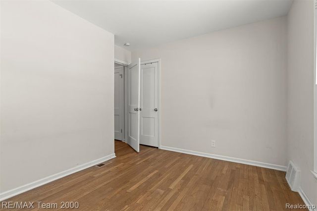 2076 Thomas Avenue, Berkley, MI 48072