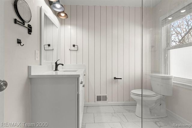 2076 Thomas Avenue, Berkley, MI 48072