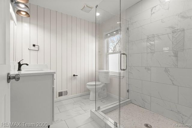 2076 Thomas Avenue, Berkley, MI 48072