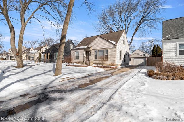 2076 Thomas Avenue, Berkley, MI 48072