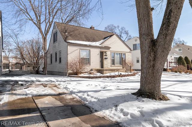 2076 Thomas Avenue, Berkley, MI 48072