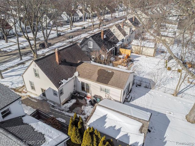 2076 Thomas Avenue, Berkley, MI 48072