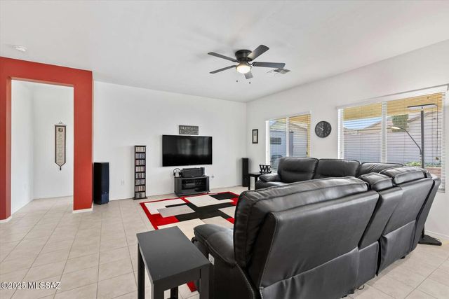 21321 E Volunteer Drive, Red Rock, AZ 85245