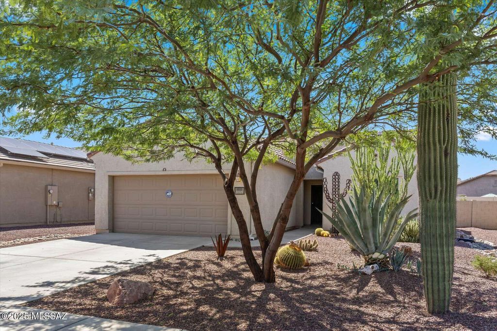 21321 E Volunteer Drive, Red Rock, AZ 85245