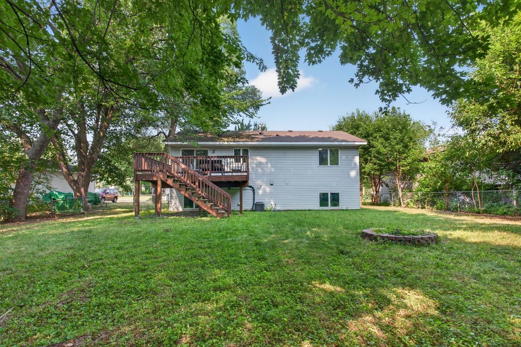 443 Market Street S, Shakopee, MN 55379 — photo 2