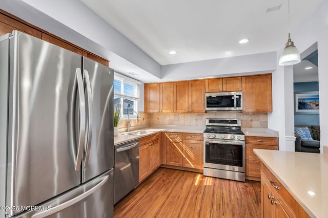 2 Admiral Court, Barnegat, NJ 08005