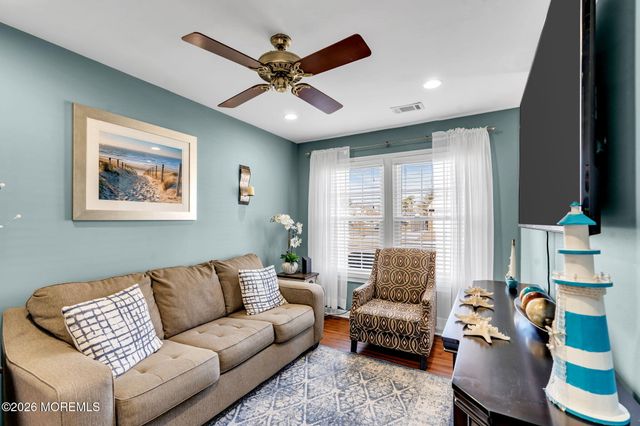 2 Admiral Court, Barnegat, NJ 08005