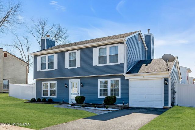 2 Admiral Court, Barnegat, NJ 08005