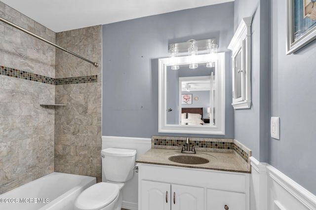 2 Admiral Court, Barnegat, NJ 08005