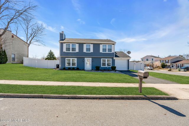 2 Admiral Court, Barnegat, NJ 08005