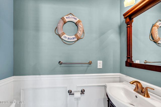 2 Admiral Court, Barnegat, NJ 08005