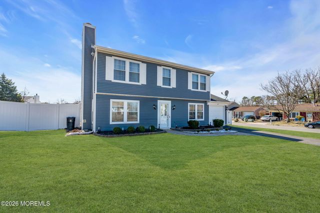 2 Admiral Court, Barnegat, NJ 08005