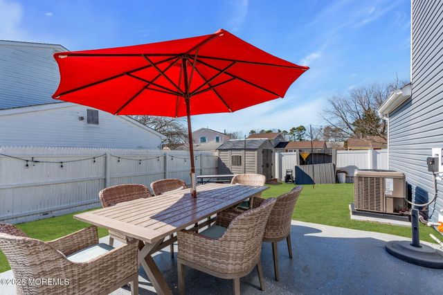 2 Admiral Court, Barnegat, NJ 08005