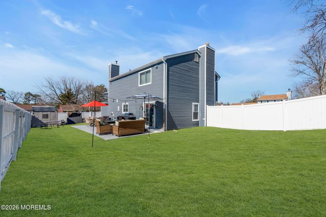 2 Admiral Court, Barnegat, NJ 08005