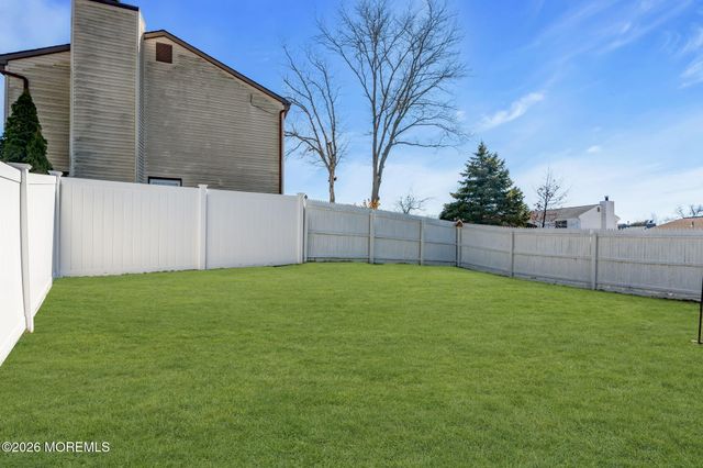 2 Admiral Court, Barnegat, NJ 08005