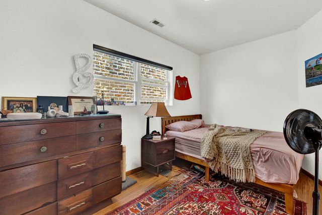 1422 N MAPLEWOOD Avenue, Chicago, IL 60622