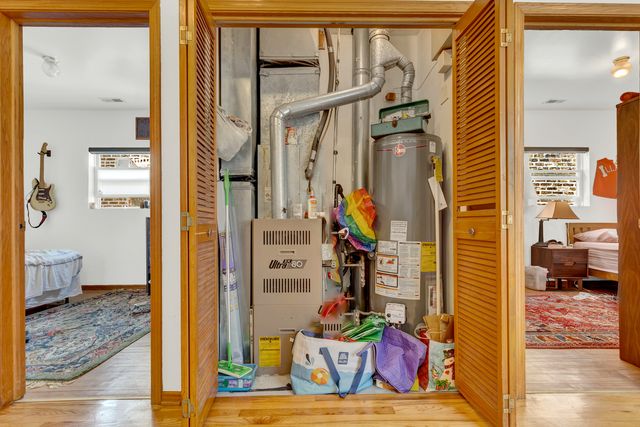 1422 N MAPLEWOOD Avenue, Chicago, IL 60622