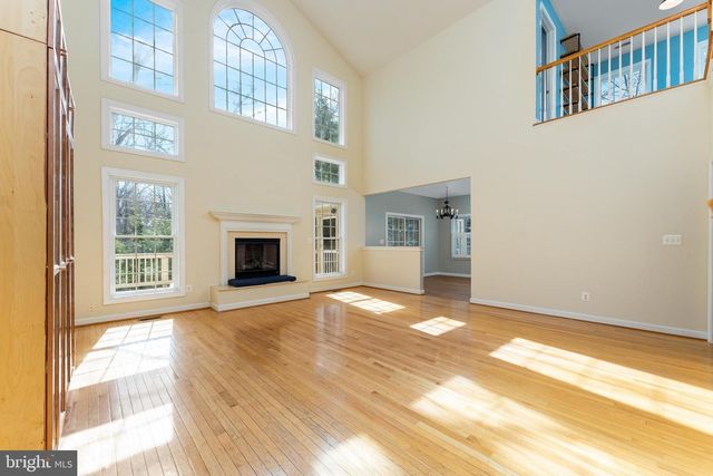 100 CRYSTAL CT, Locust Grove, VA 22508