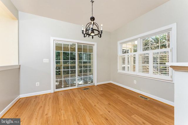 100 CRYSTAL CT, Locust Grove, VA 22508