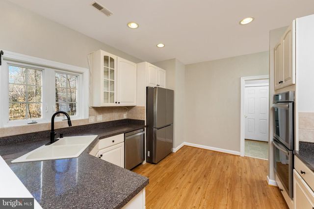 100 CRYSTAL CT, Locust Grove, VA 22508