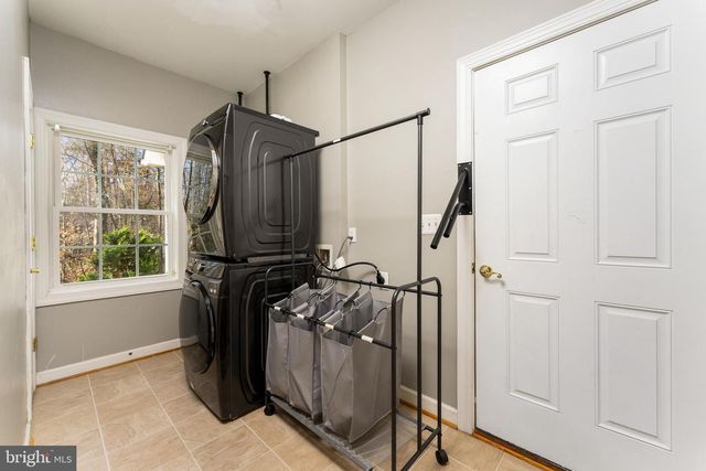 100 CRYSTAL CT, Locust Grove, VA 22508