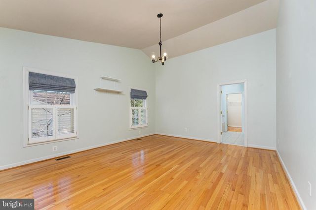 100 CRYSTAL CT, Locust Grove, VA 22508