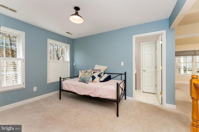 100 CRYSTAL CT, Locust Grove, VA 22508