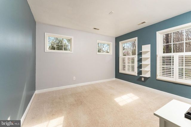 100 CRYSTAL CT, Locust Grove, VA 22508